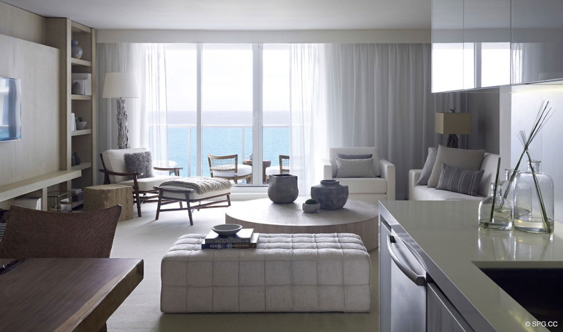 Vivir Diseño de habitaciones 2 a 1 Hotel & Homes South Beach, Luxury Oceanfront Condominiums Situado en 2399 Collins Ave, Miami Beach, FL 33139