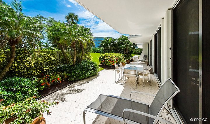 East Facing Lanai for Residence R1C1 at The Stratford, Luxury Oceanfront Condominiums in Palm Beach, Florida 33480.