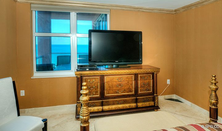 Guest Bedroom at Luxury Oceanfront Residence 10B, Tower II, The Palms Condominium, 2110 North Ocean Boulevard, Fort Lauderdale Beach, Florida 33305, Luxury Seaside Condos