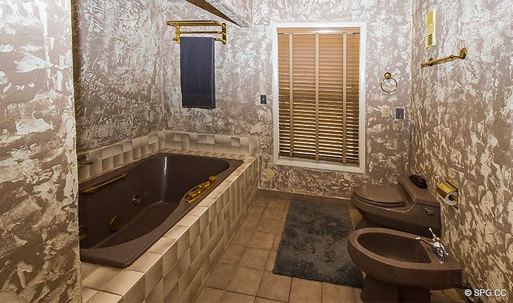 Master Bathroom inside Luxury Waterfront Home, 3208 Northeast 40th Court, Fort Lauderdale, Florida 33308