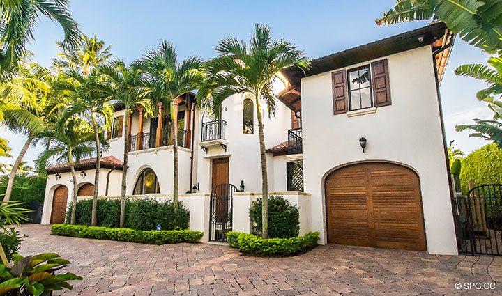 Circular Driveway at Luxury Waterfront Home, 2536 Lucille Drive, Fort Lauderdale, Florida 33316.