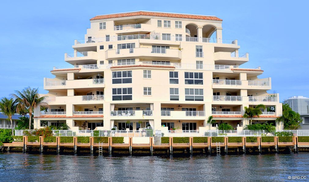 Closeup of La Cascade, Luxury Waterfront Condos in Fort Lauderdale, Florida 33304
