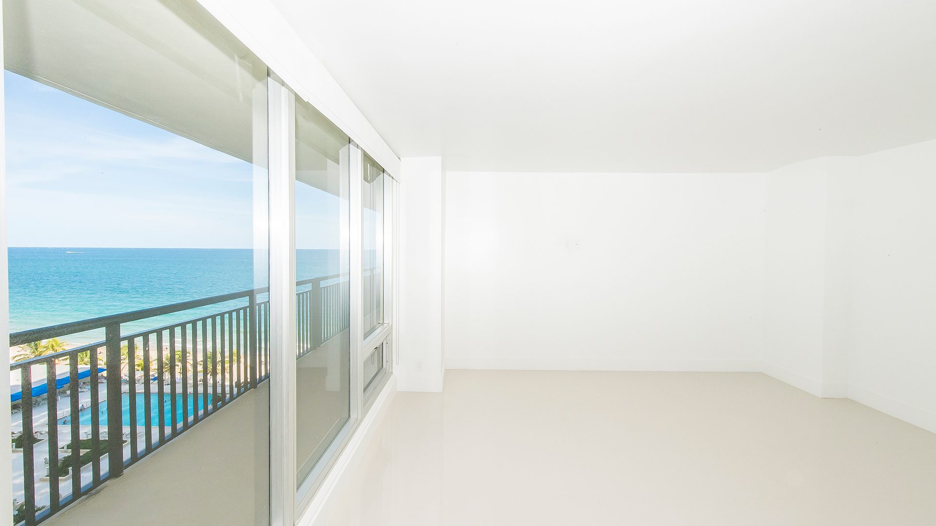 Residence 10J For Sale at Plaza South, Fort Lauderdale, Florida 33308