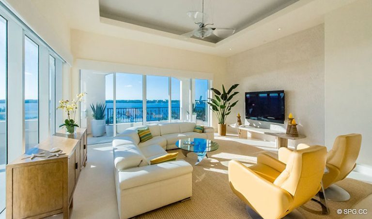 Großes Familienzimmer Innen Penthouse 7 in Bellaria, Luxury Oceanfront Condominiums in Palm Beach, Florida 33480.