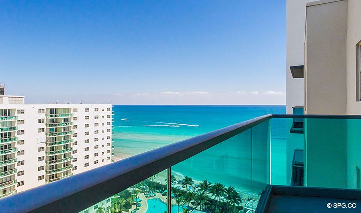 Терраса Вид на океан из Пентхауса 10 в Sian Ocean Residences, Роскошные апартаменты с видом на океан Голливуд-Бич, Флорида 33019
