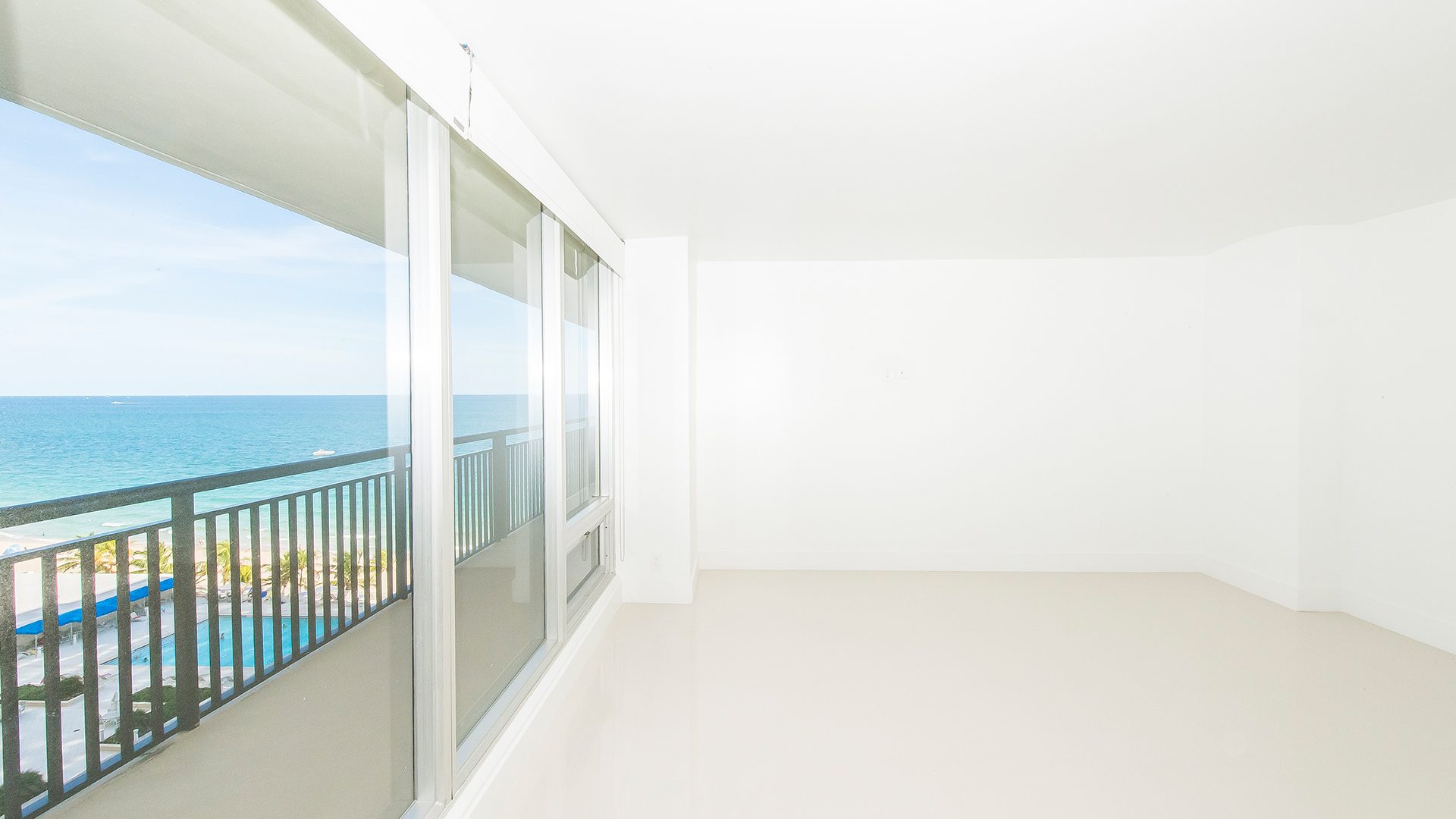 Residence 10J For Sale at Plaza South, Fort Lauderdale, Florida 33308