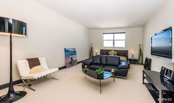 Спальня для гостей в пентхаусе 10 в резиденциях Sian Ocean, Роскошные апартаменты с кондоминиумами в горах Голливуд-Бич, Флорида 33019