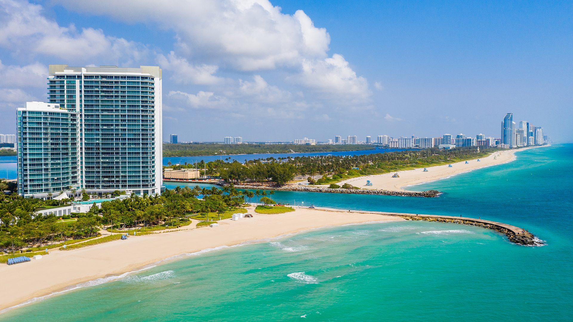 aerial-residence-902-for-rent-at-one-bal-harbour - condominios de lujo frente al mar en bal-harbour - miami - florida-33154.