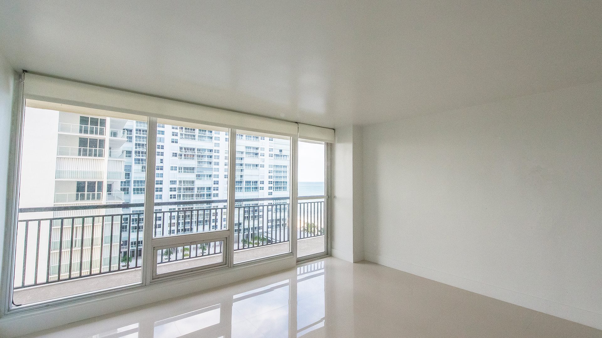 Residence 10J For Sale at Plaza South, Fort Lauderdale, Florida 33308