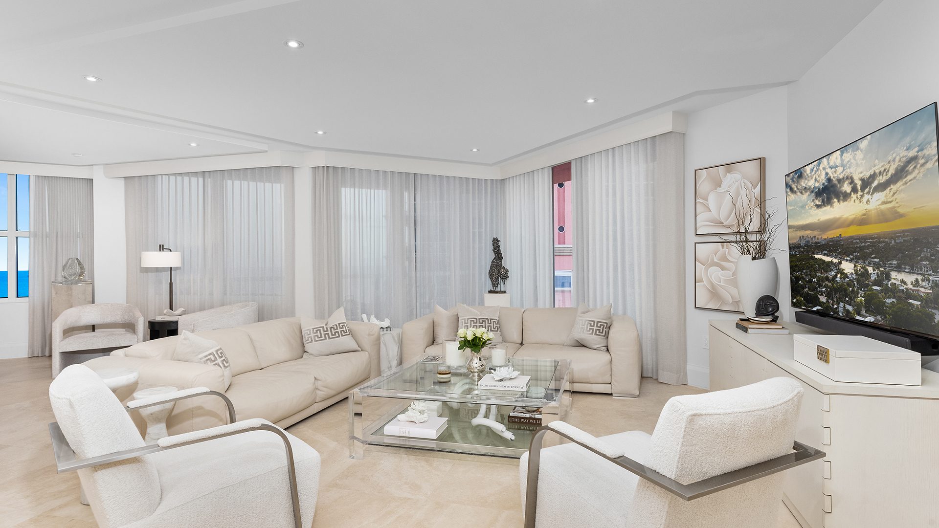 Guest Bathroom at Luxury Oceanfront Residence 21E, Tower II, The Palms Condominium, 2110 North Ocean Boulevard, Fort Lauderdale Beach, Florida 33305, Luxury Seaside Condos