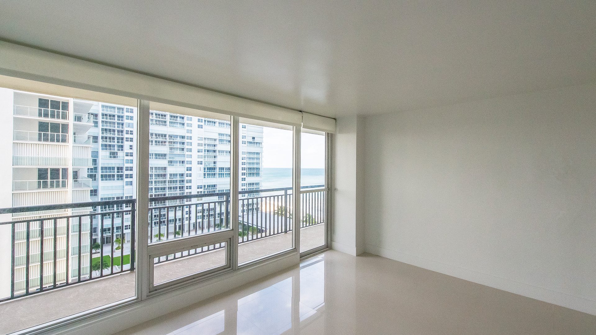 Residence 10J For Sale at Plaza South, Fort Lauderdale, Florida 33308