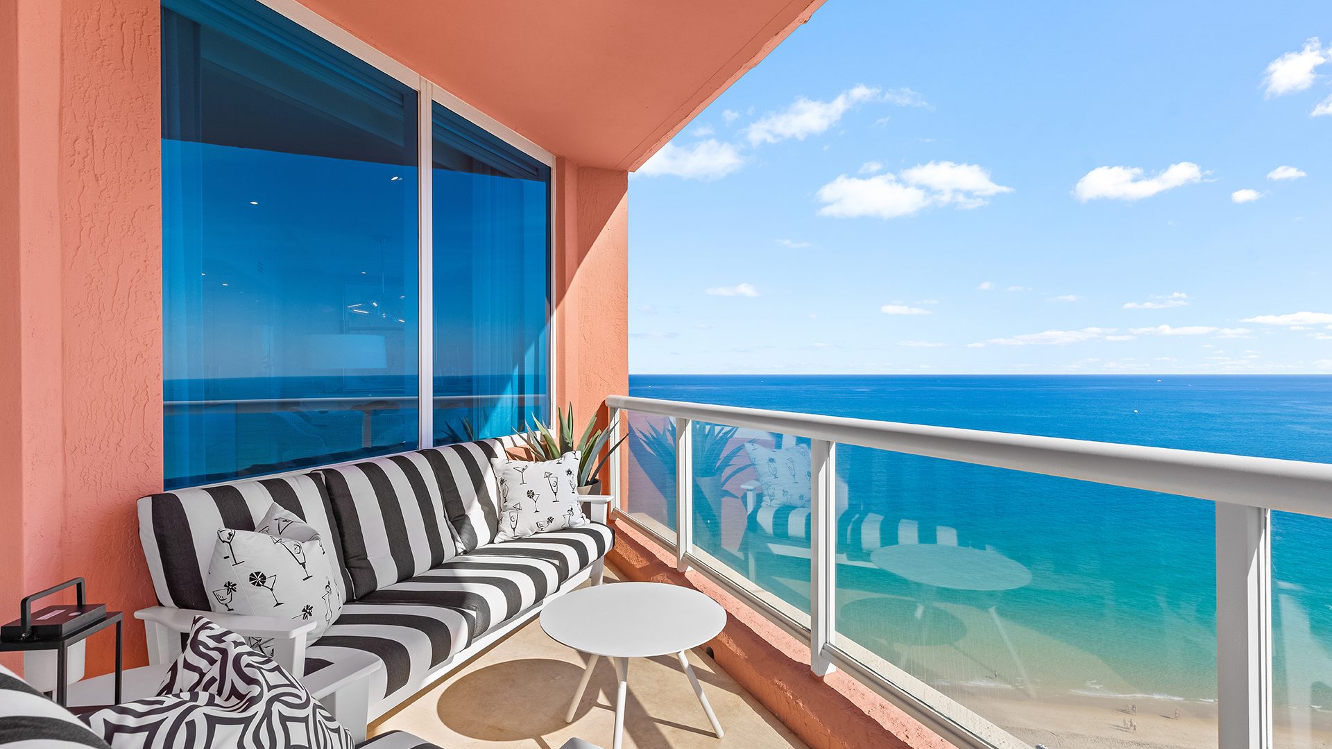 Master Bedroom View at Luxury Oceanfront Residence 21E, Tower II, The Palms Condominium, 2110 North Ocean Boulevard, Fort Lauderdale Beach, Florida 33305, Luxury Seaside Condos