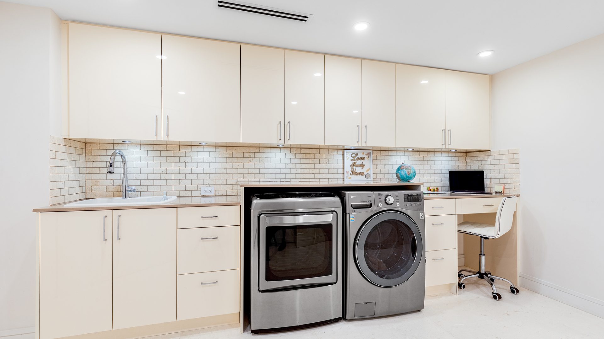 Penthouse 6 For Sale at Presidential Place, Boca Raton Florida 33432