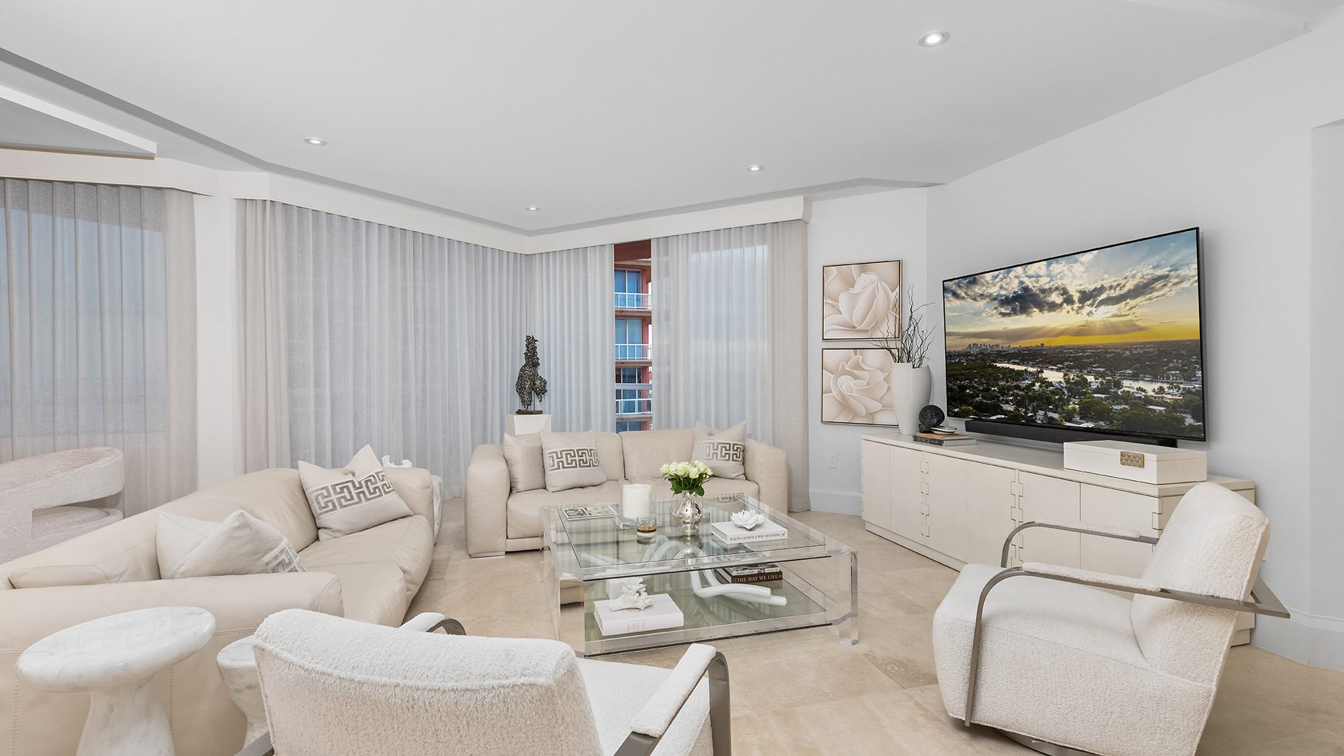 Master Bedroom at Luxury Oceanfront Residence 21E, Tower II, The Palms Condominium, 2110 North Ocean Boulevard, Fort Lauderdale Beach, Florida 33305, Luxury Seaside Condos