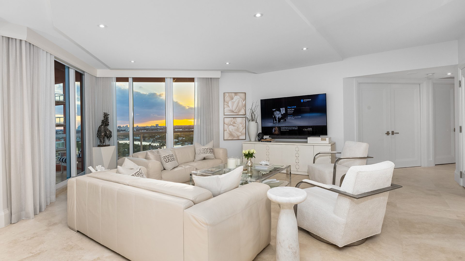 Master Bedroom at Luxury Oceanfront Residence 21E, Tower II, The Palms Condominium, 2110 North Ocean Boulevard, Fort Lauderdale Beach, Florida 33305, Luxury Seaside Condos