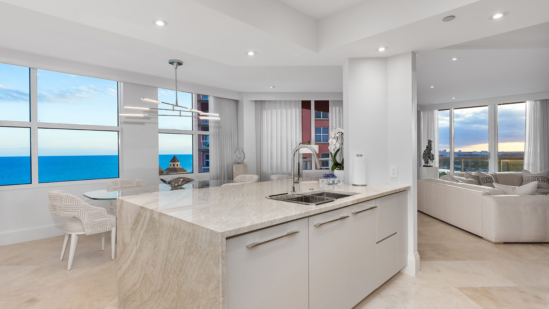 Master Suite Terrasse Blick auf Luxury Oceanfront Villa 21E, Tower II, The Palms Condominium, 2110 North Ocean Boulevard, Fort Lauderdale Beach, Florida 33305, Luxury Seaside Condos