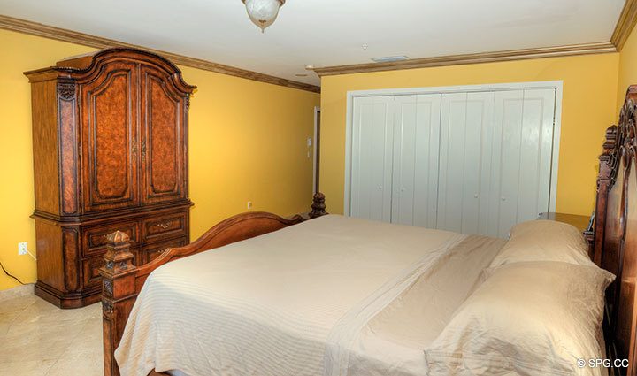Guest Bedroom at Luxury Oceanfront Residence 10B, Tower II, The Palms Condominium, 2110 North Ocean Boulevard, Fort Lauderdale Beach, Florida 33305, Luxury Seaside Condos