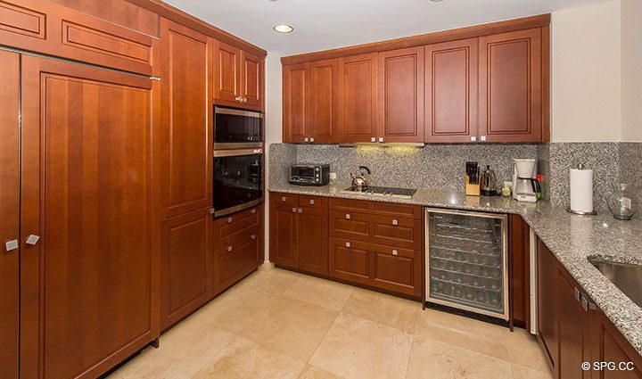 Cozinha gourmet em Luxury Oceanfront Condo Residence 5152 Fisher Island Drive, Miami Beach, FL 33109