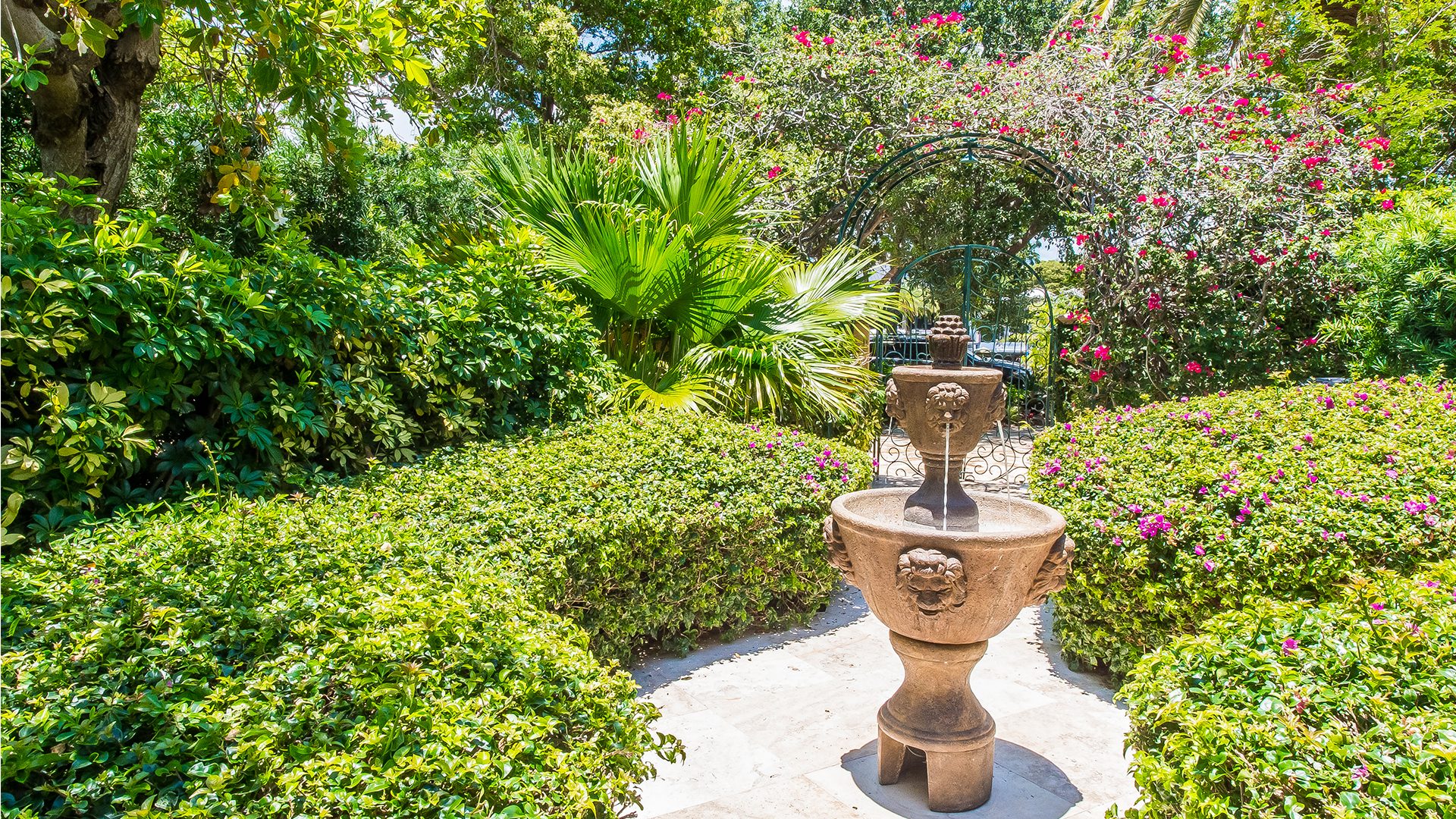 Luxury Estate Home 220 North Compass Drive, Fort Lauderdale, Florida 33308