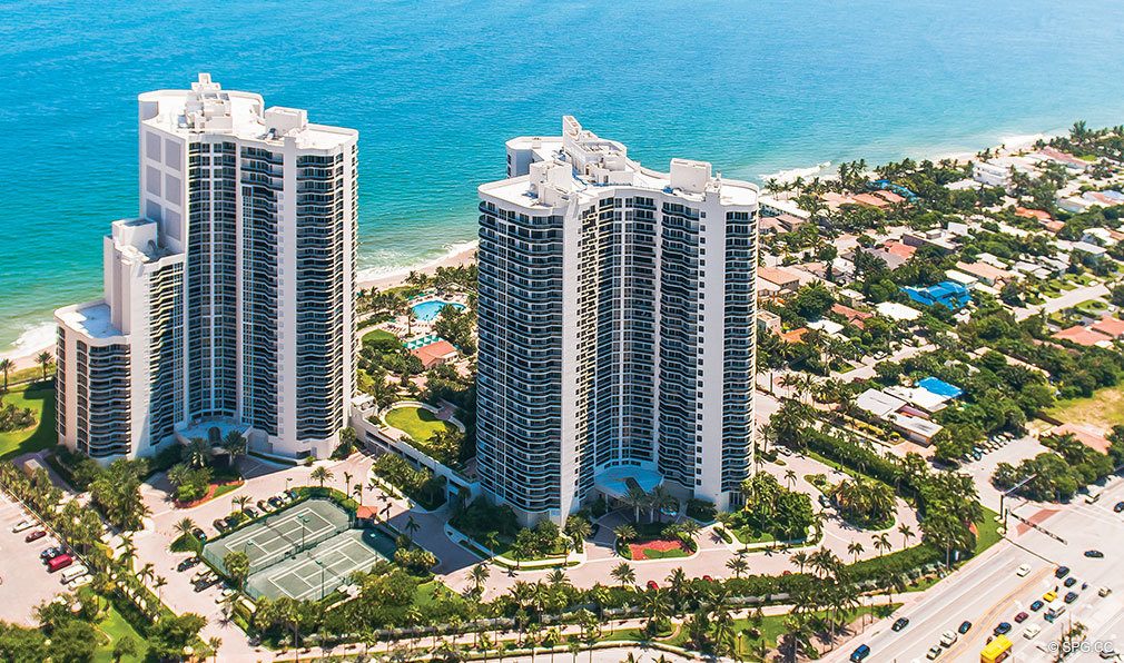 Vista aérea no La € ™ Hermitage, Luxo Oceanfront Condominiums Localizado em 3100-3200 North Ocean Boulevard, Fort Lauderdale, Florida 33308